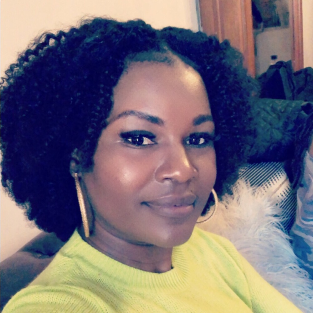 Meet your Posher, Stephanie